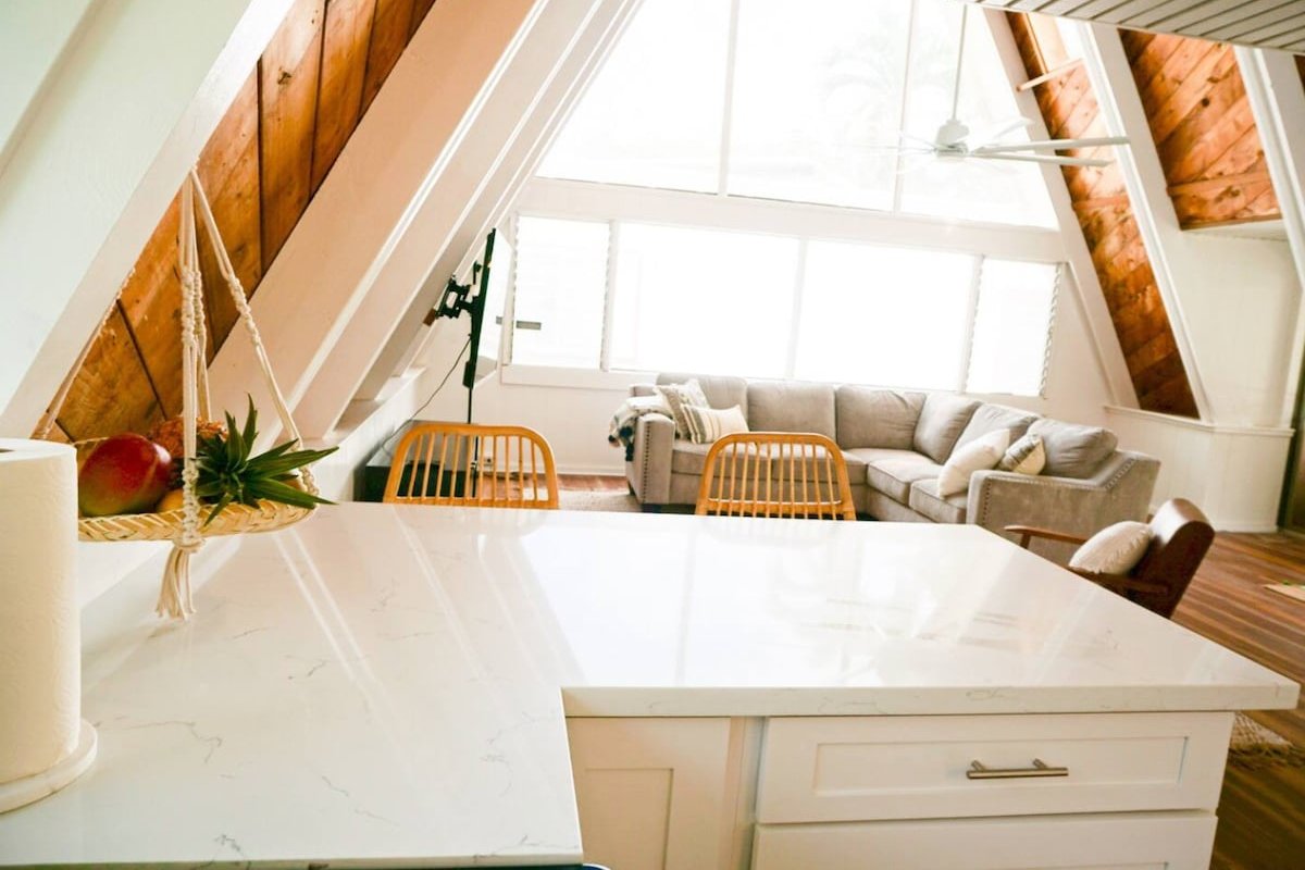 Beach Bungalow – 50 yards to beach – secluded gallery image 4