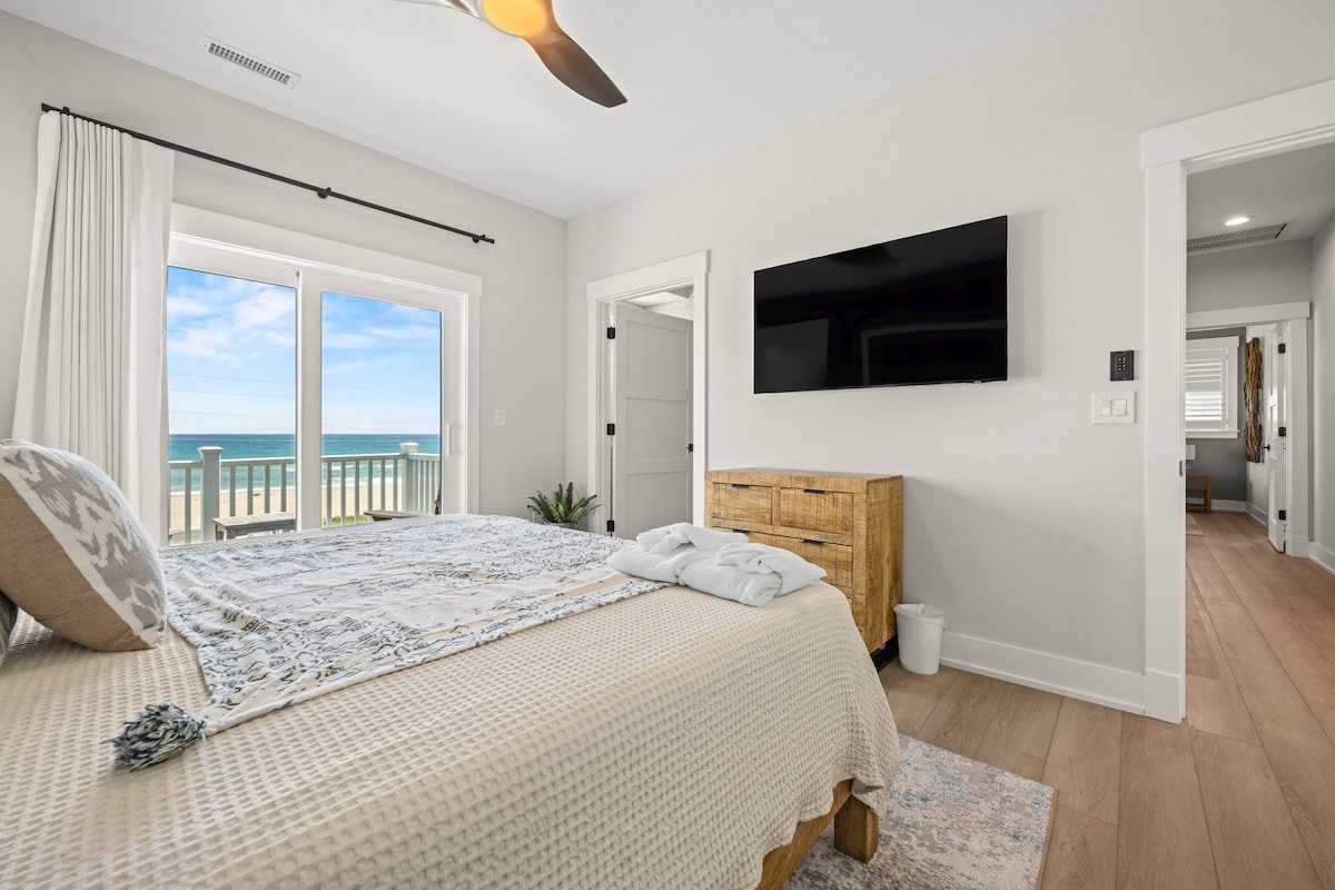 Four Seasons 11 Bedroom Oceanfront in Hatteras gallery image 3
