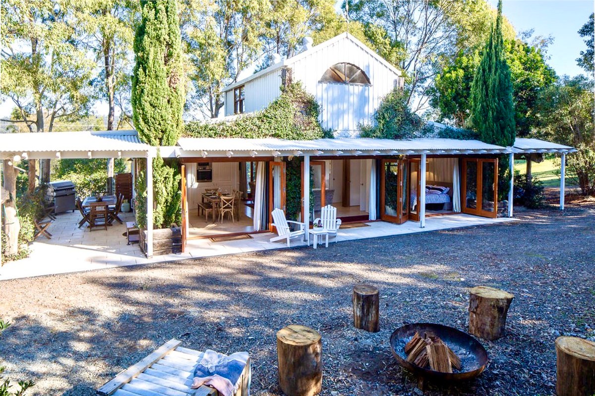 3 bedroom Lake View Barn at The Moorings Lakehouse