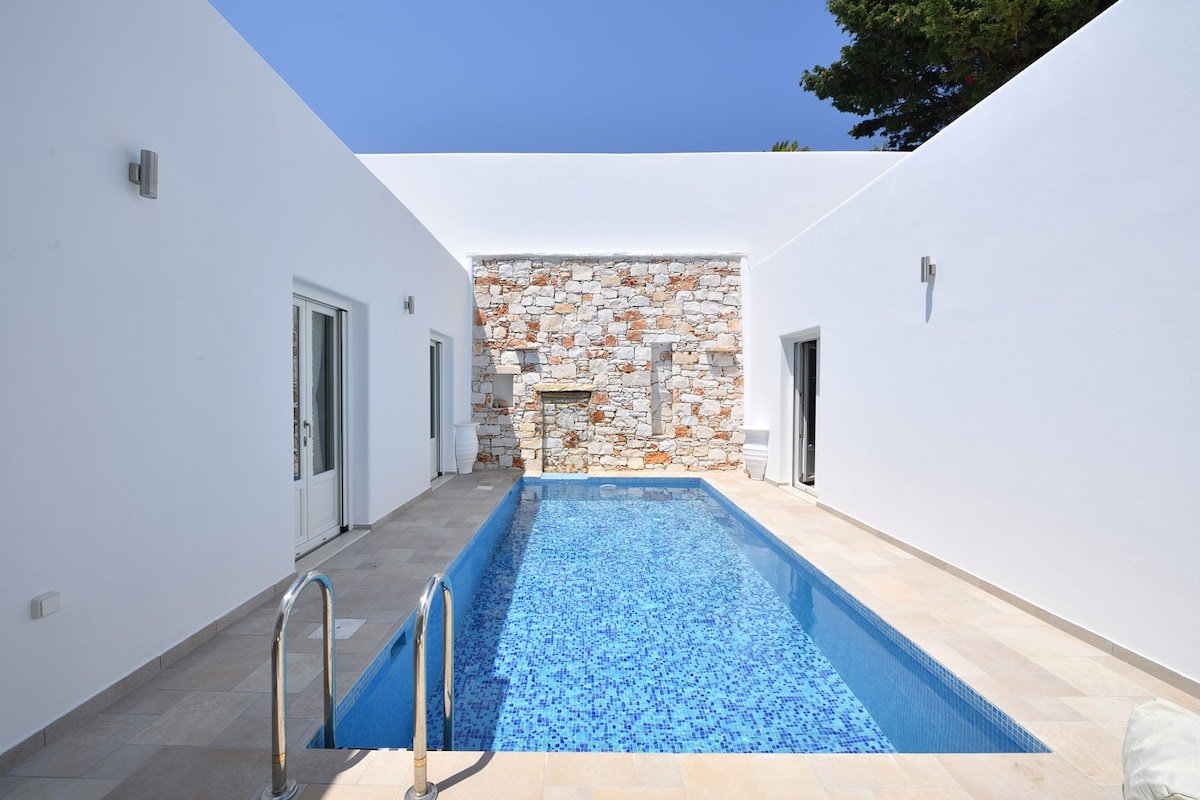 Nisides Villa Naoussa gallery image 3