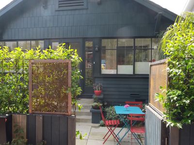 Classic Venice Beach Bungalow~Walk to Beach