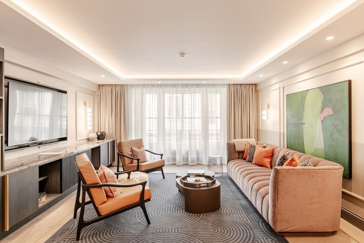 Deluxe Two-Bedroom Apartments