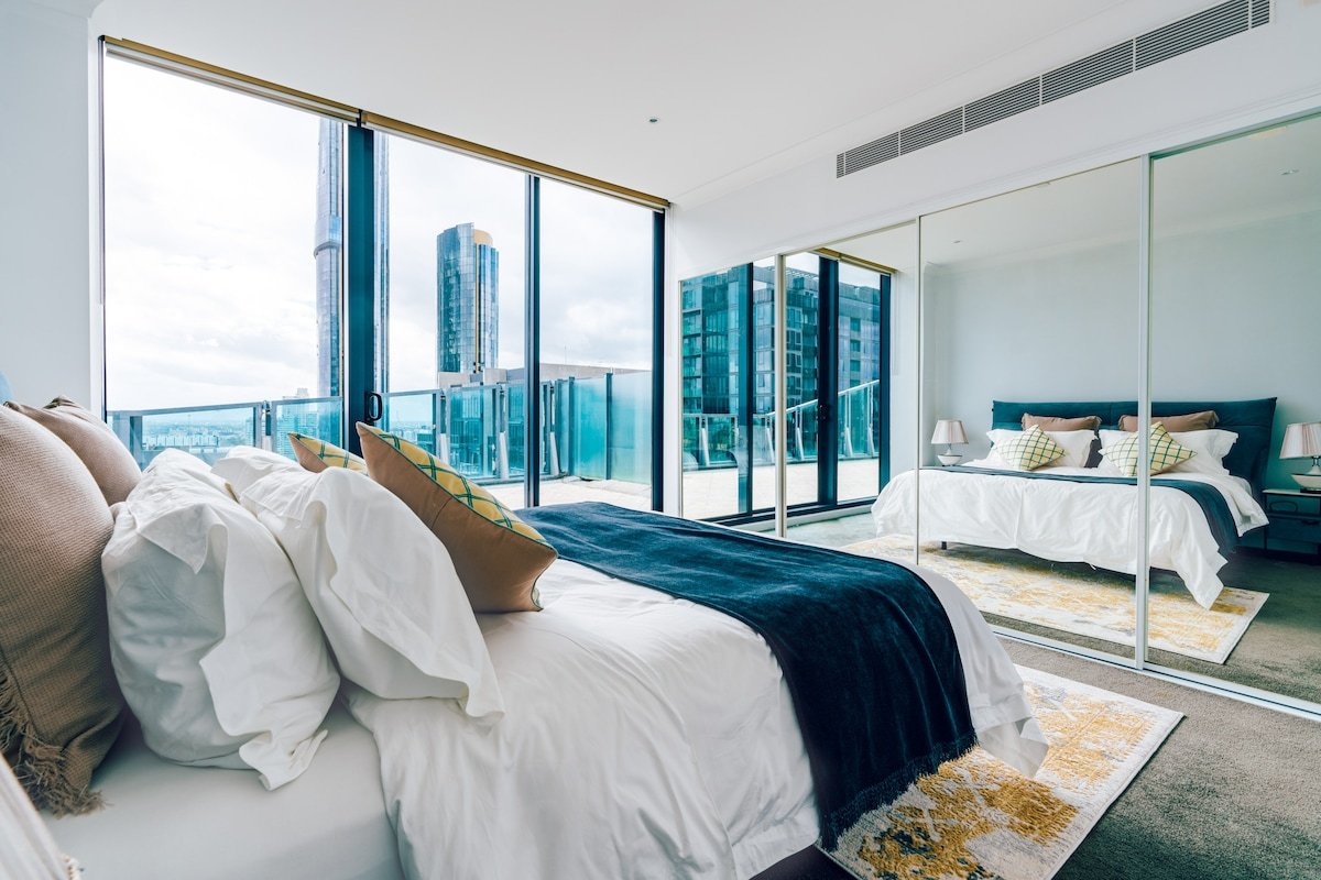 Southbank Penthouse 3BR with Amazing Balcony gallery image 4