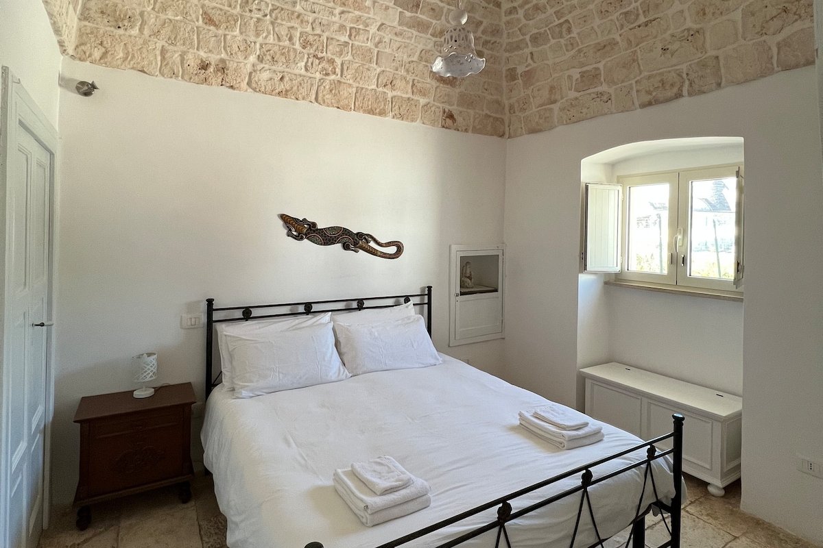 Trulli Terrarossa with private pool gallery image 5