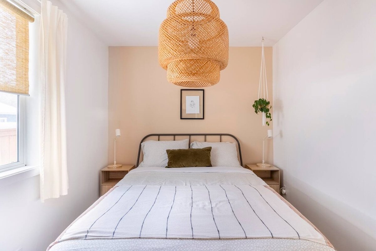 Cozy Urban Cabin Feel in the heart of Wpg gallery image 5