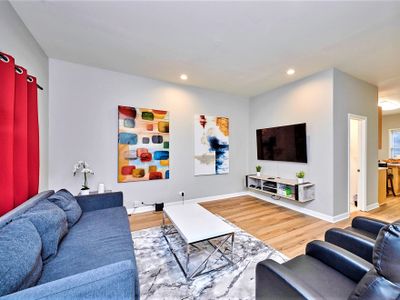 Lake View | Wrigley Designer House w/Patio