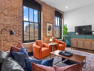 Luxe Downtown 4BR/4BA w/ 2 Sleeper Sofas