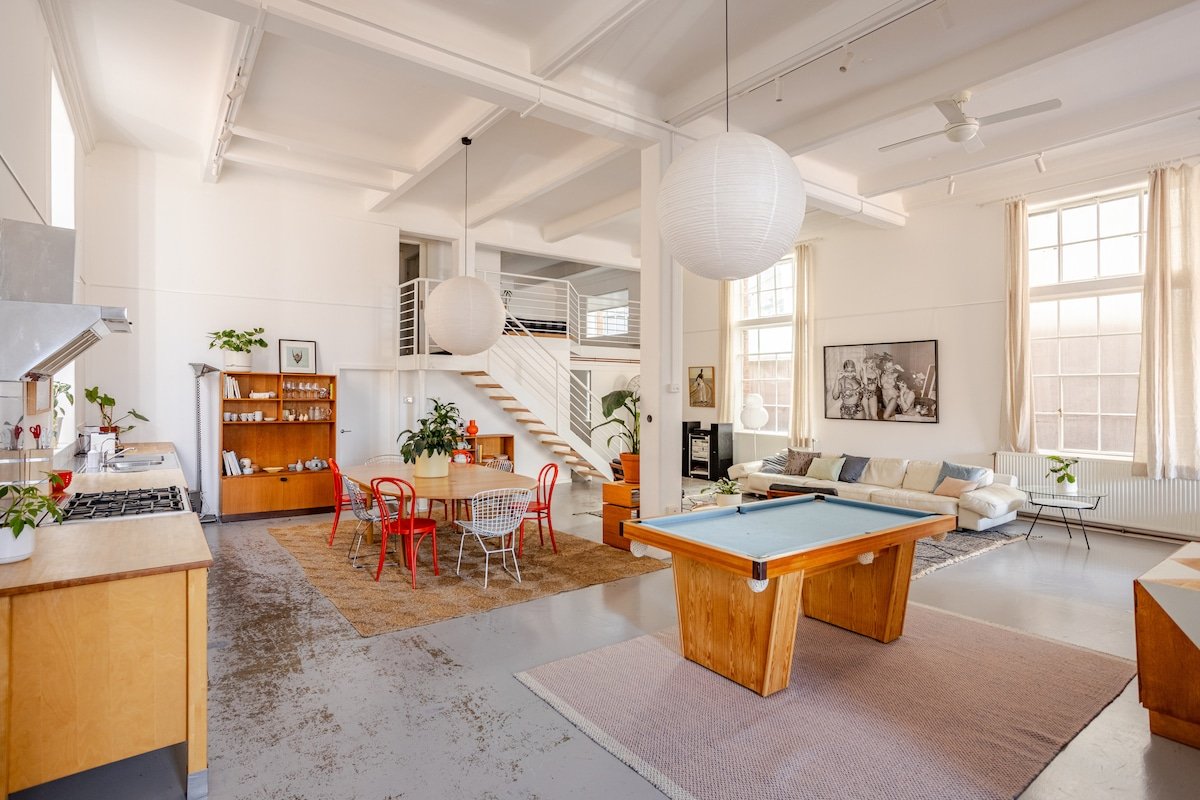 Airy, art-filled Loft in Windsor gallery image 2