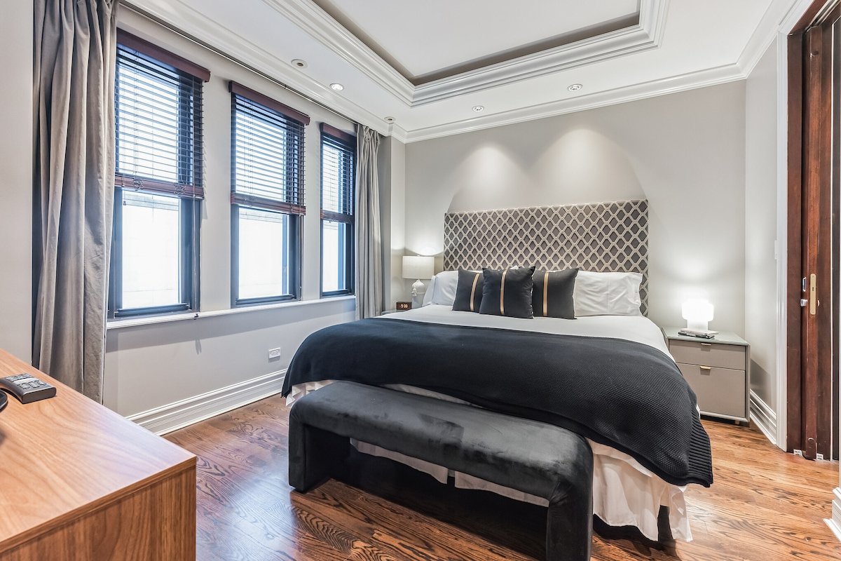 Chic 2BR Gem with Fireplace gallery image 5