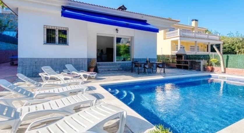 Villa con piscina en Lloret de Mar gallery image 2