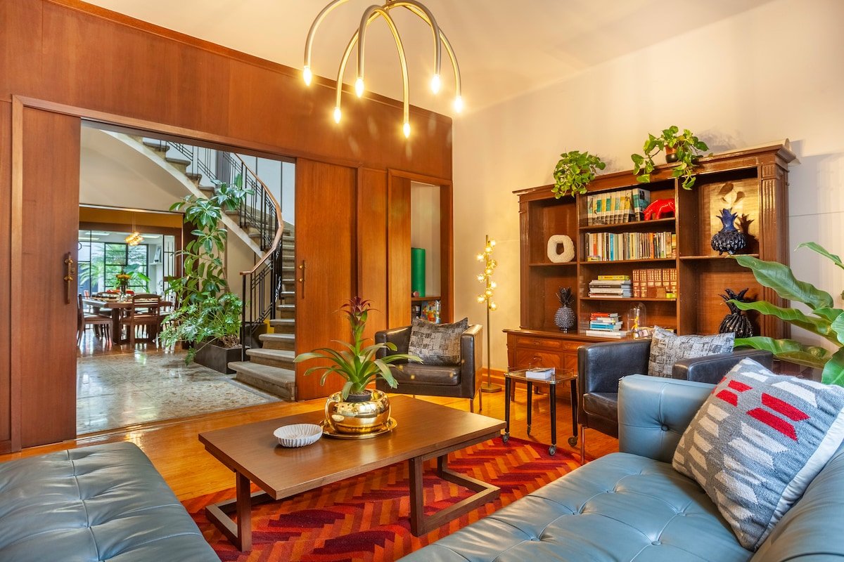 Historic Villa Condesa King Beds + Service +Garden gallery image 5