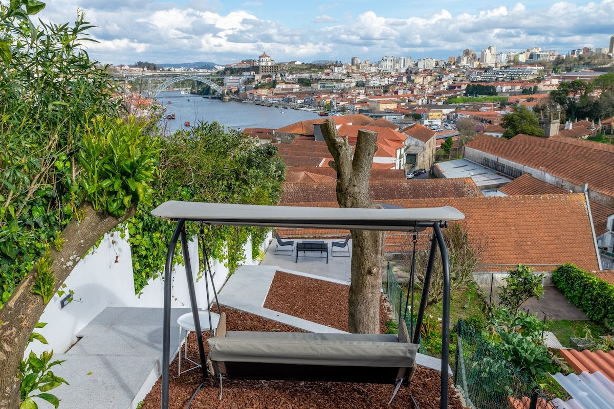 Stunning Douro Terrace & Riverview Charming Villa gallery image 4