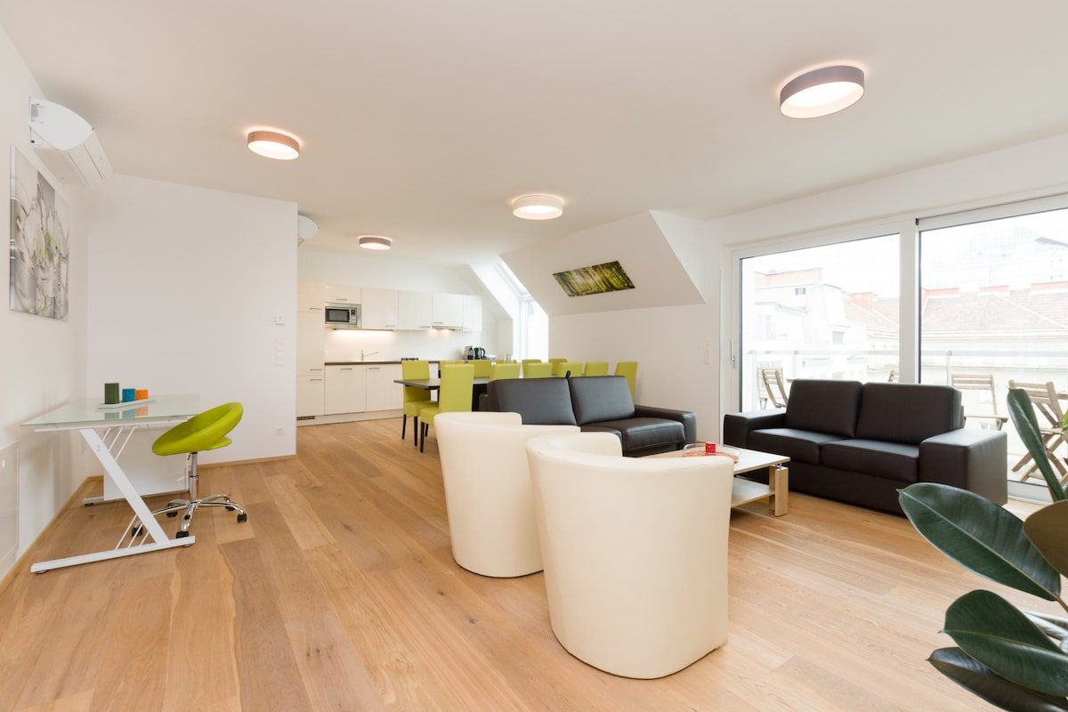 City Center Oasis: Luxe 5BR w/ AC, near River gallery image 2