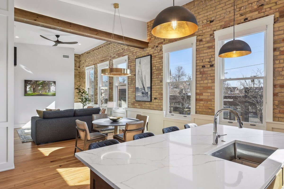 The Banker’s Suite on 2nd St by Hotel Excelsior gallery image 5