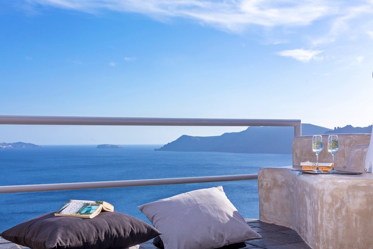 Secret Escape Villa, caldera View & pool gallery image 5