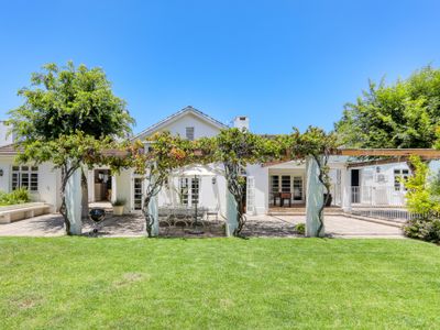 Home in Cape Town XL property -solar energy & pool