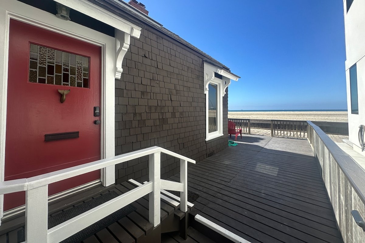 Beach Front Home gallery image 5