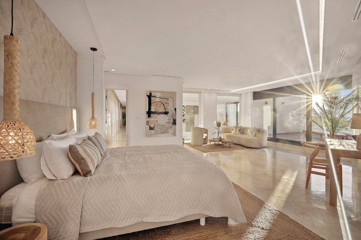 Villa Gravity – Panoramic golf and sea views gallery image 3