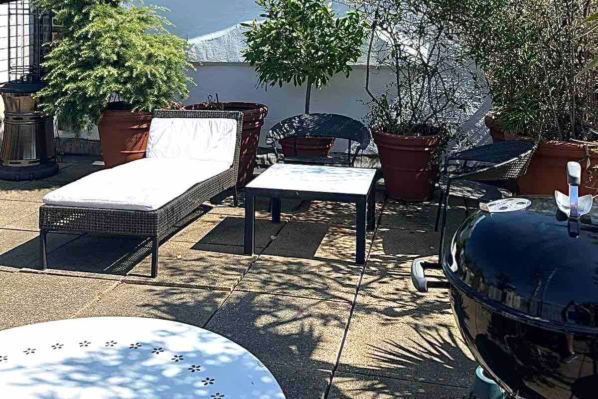 Covent Garden Penthouse & Terraces (3 Bedr Aircon) gallery image 3