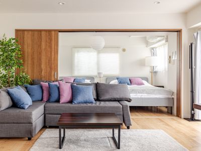 高田馬場駅徒歩5分/65㎡/2部屋/専用ジム/新宿駅10分/ガーデンビュー/コンビニ1分