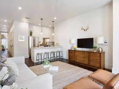 Group-Friendly Suite • Near Bourbon Street