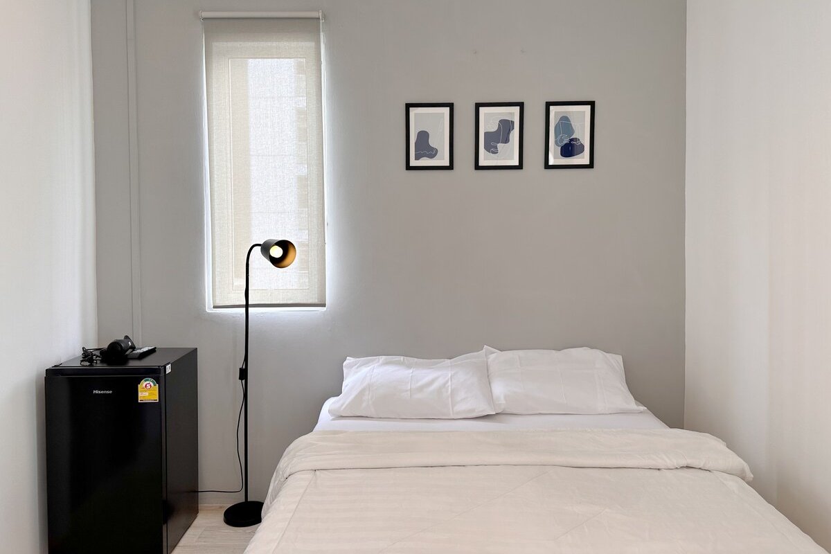 Na Ekkamai Entire Building/ 6 Bedrooms 12guests gallery image 2