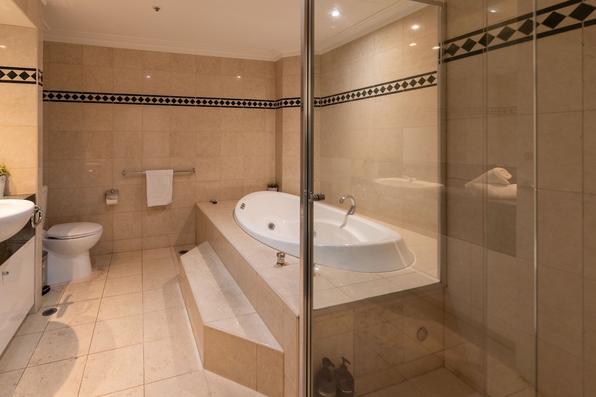 Penthouse 3 bdrm amazing views opposite casino gallery image 5