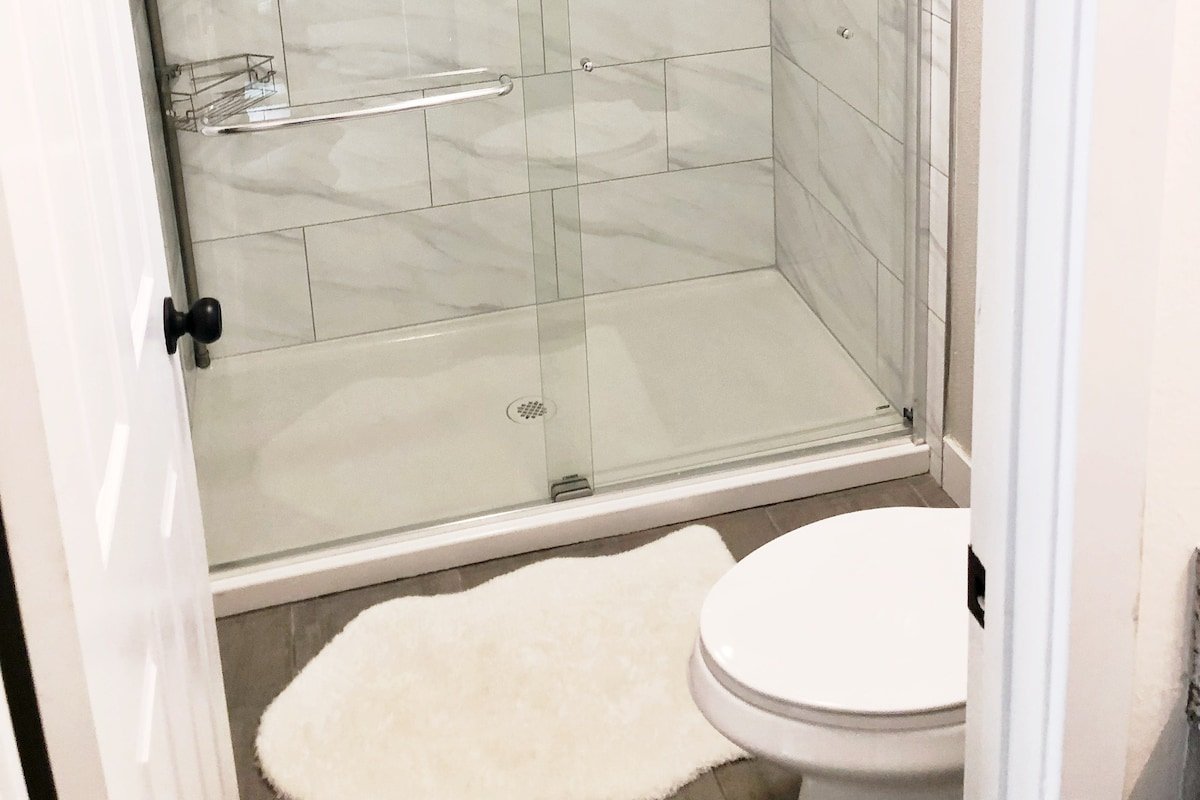 CLOSE to the STRIP! ~ The LV Dream House ~ gallery image 4