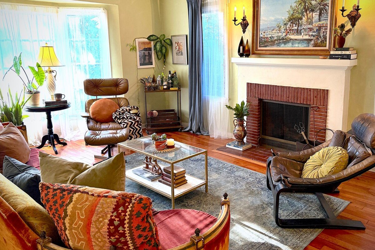 Charming LA Home with pool, hot tub, sauna gallery image 5