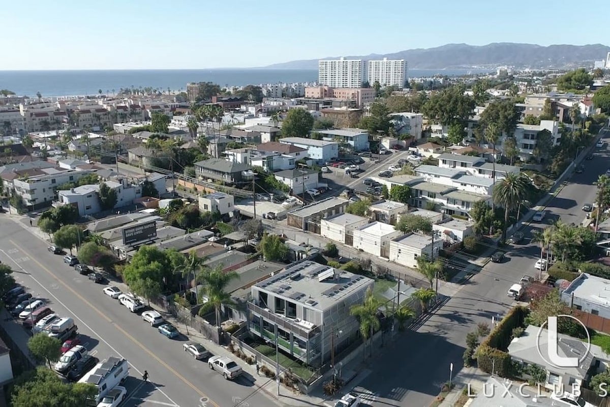 Modern Penthouse in Venice Beach -The Steel Rose- gallery image 3