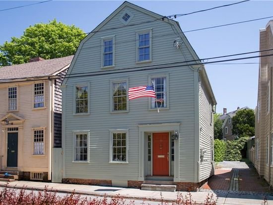 Heart of Newport; Alexander Hamilton slept here! gallery image 2